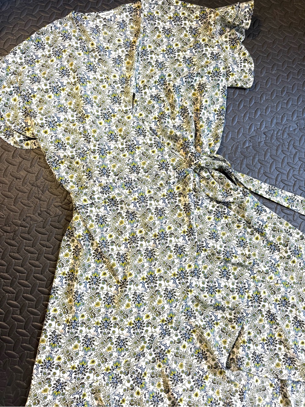 Max Studio London Floral Wrap Midi Dress Ruffle Sleeve & Hem Size 1X - Picture 4 of 12